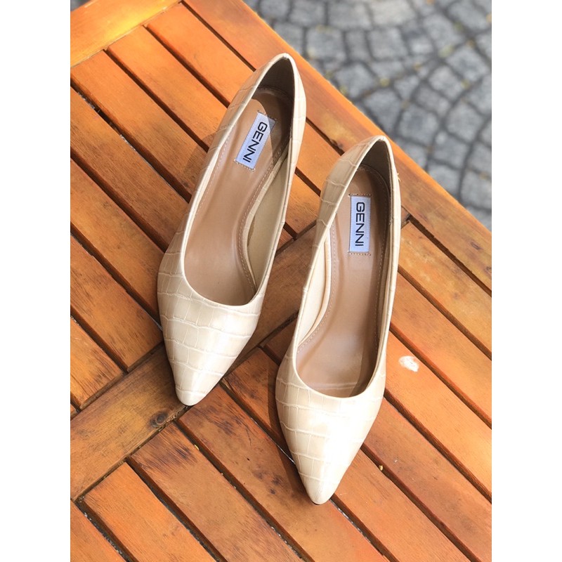 Giầy bít nữ thời trang