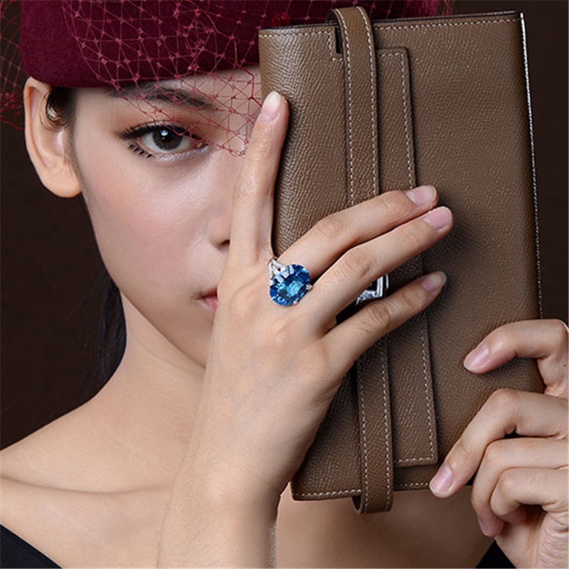 Nữ Của Dát Sapphire Nhẫn