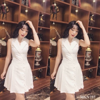 Váy xoè trắng