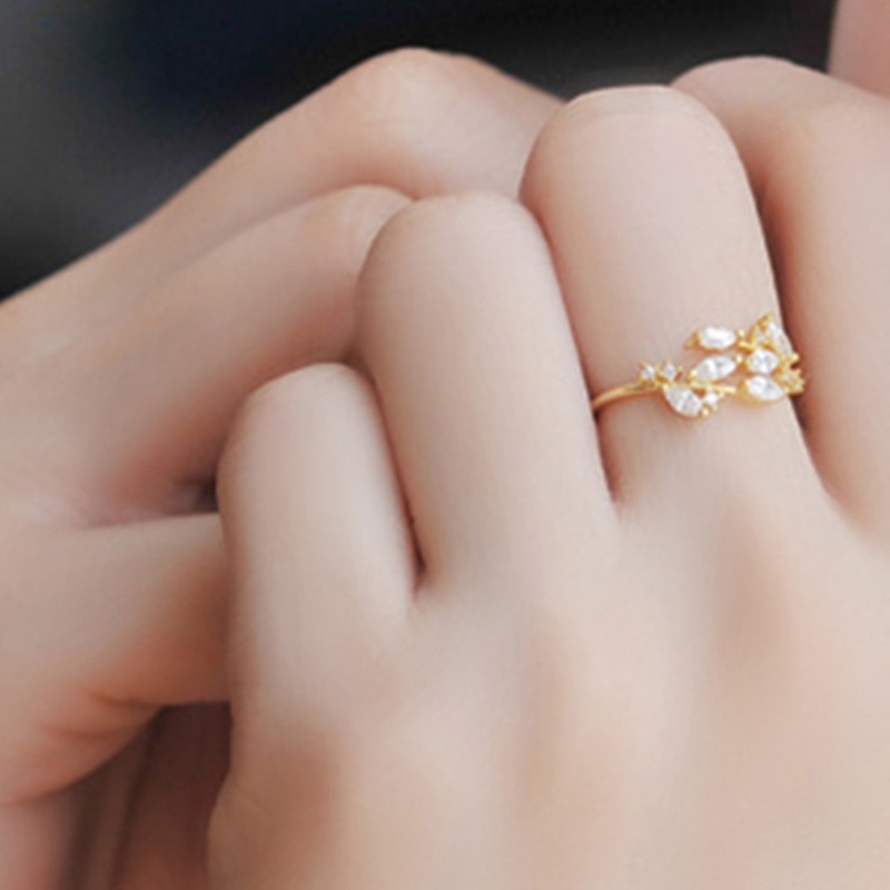 Nhẫn Hở Hình Lá Đính Đá Zircon Đơn Giản