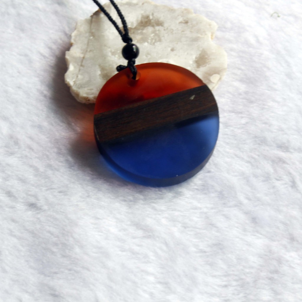 Vòng cổ may mắn Wood Resin từ gỗ tự nhiên hình tròn 3 màu thiết kê sáng tạo phối đồ cực chất