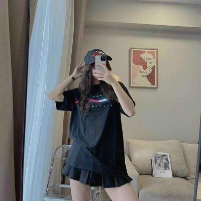 Áo thun cổ tròn phối màu chữ Tommm