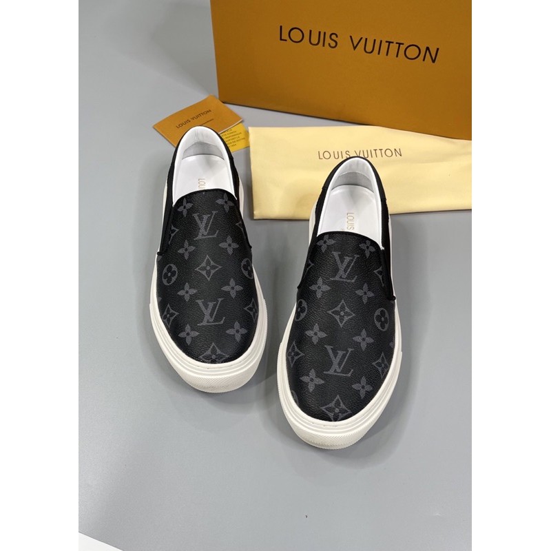 Giày slip-on nam ᒪᐯ da trơn hoạ tiết hoa đen