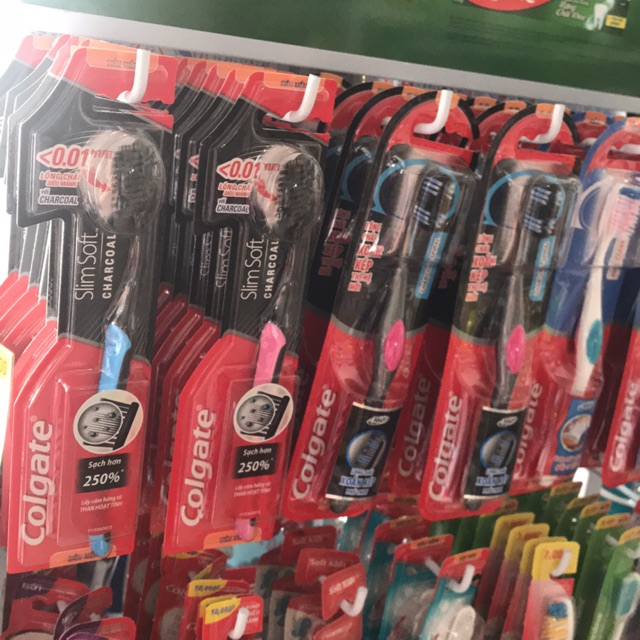 Bàn chải đánh răng colgate