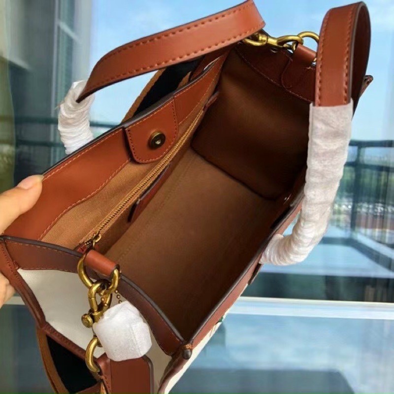 TÚI COACH FIELD TOTE WITH GARDEN