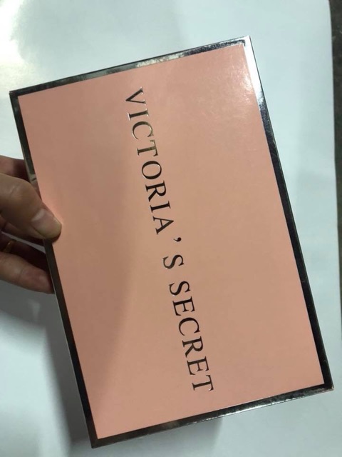 Sỉ hộp 4 quần lót Victoria nơ