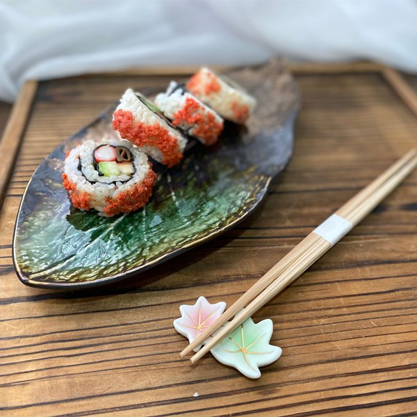 Đĩa Sứ Đựng Sushi Hình Chiếc Lá Vẽ Tay Màu Gradient Sáng Tạo