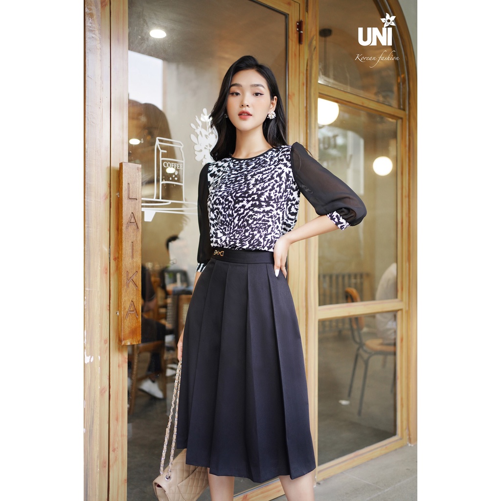 Áo Sơ Mi Nữ UNIVTH Họa Tiết Đen Trắng Tay Bồng Lỡ 4A0207