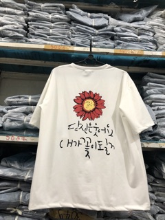 Áo thun hoa cúc form unisex