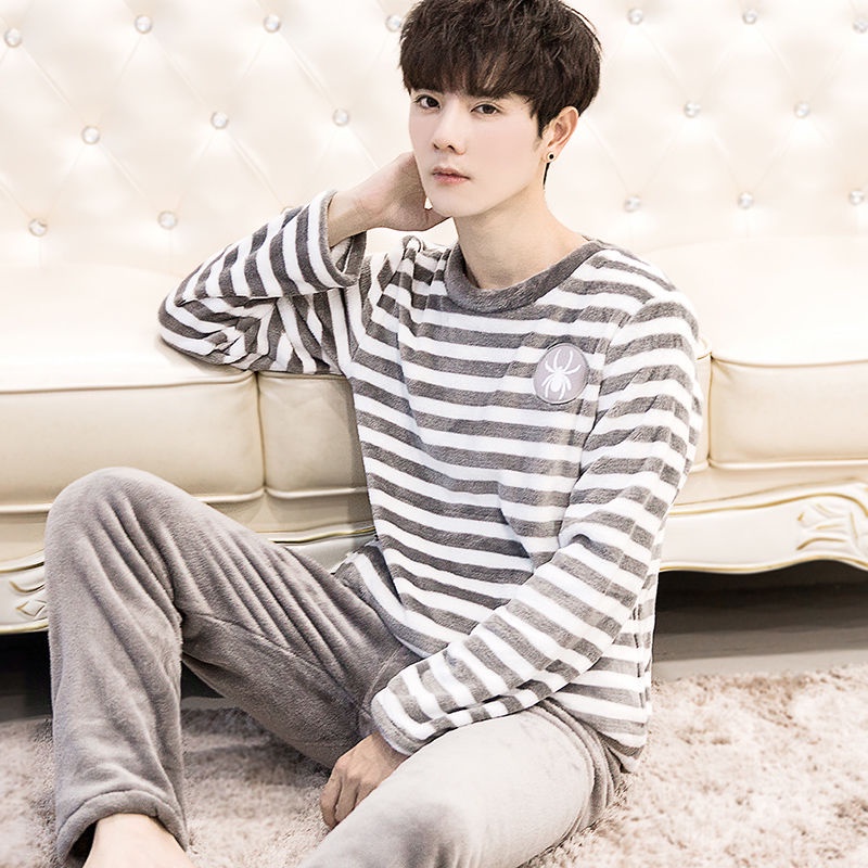 Bộ Đồ Ngủ 2 Món Bằng Vải flannel Phối Nhung Dày In Họa Tiết Hoạt Hình Dễ Thương Cho Nam Zi6