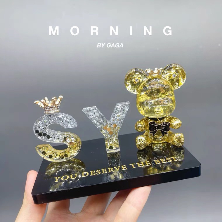 Trang Trí Taplo Ô Tô Chữ Theo Ý Nghĩa Cá Nhân Hình Gấu BearBrick Dễ Thương - Trang Trí Taplo Xe Hơi