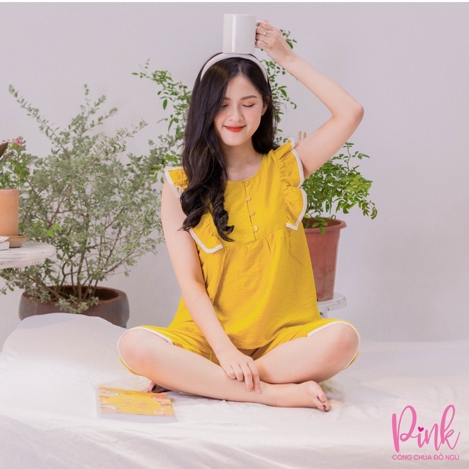Đồ Ngủ Nữ Pijama Màu Vàng Quần Lửng Cộc Tay Mang Mùa Hè Chất Đũi Thoáng Mát Phong Cách Nữ Tính Trẻ Trung