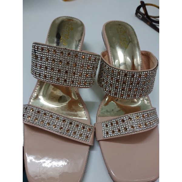 Guốc trung niên số lớn 36 -43 gót 4p .quai đính đá rất đẹp