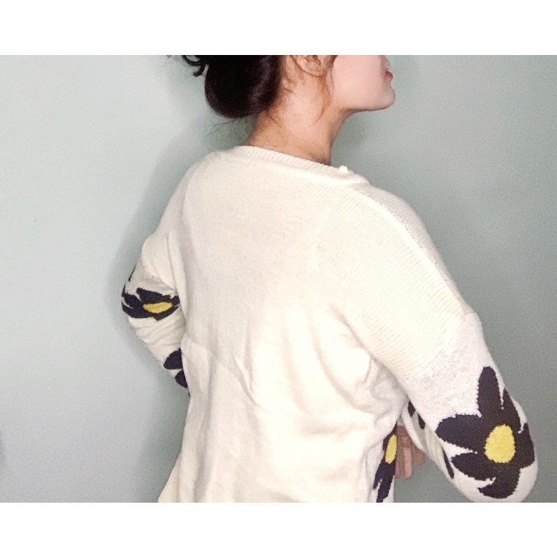 Áo len bông hoa hoạ tiết bông đan freesize che bụng phông rộng | BigBuy360 - bigbuy360.vn