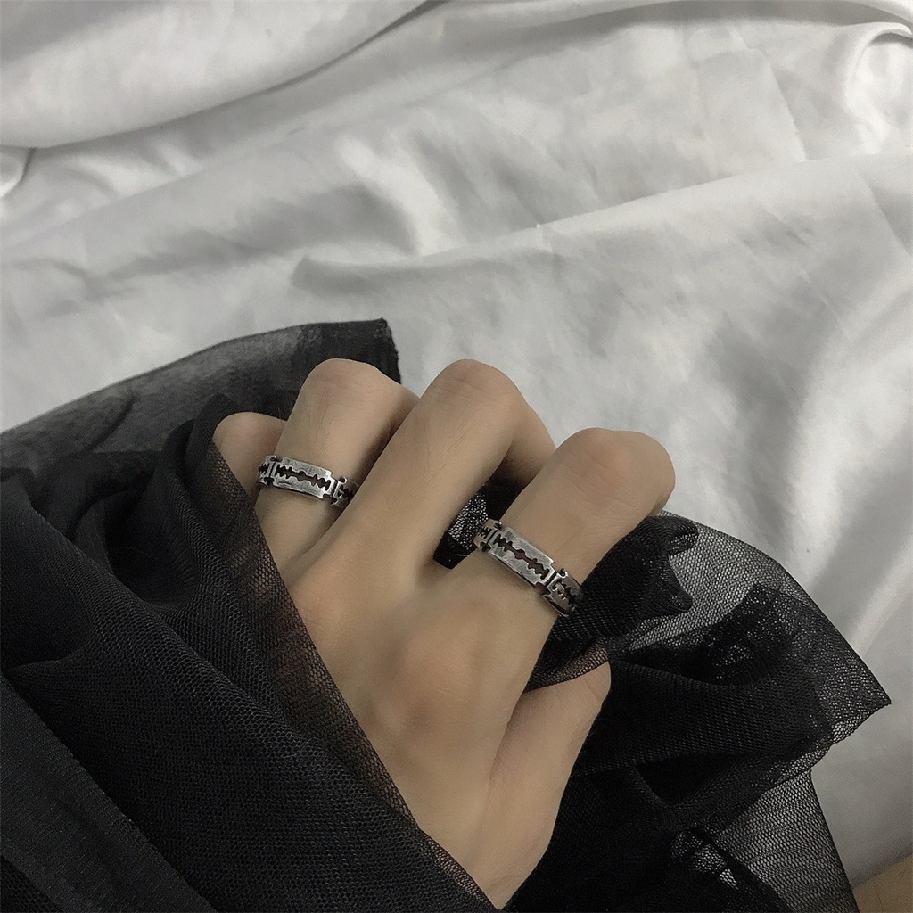 Nhẫn hình lưỡi dao màu tối phong cách hip hop thời trang cá tính