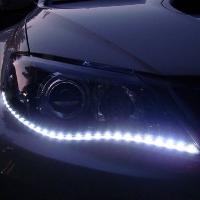 Đèn Led ban ngày 30cm cho ô tô xe máy