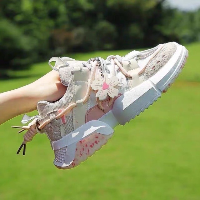 Giày thể thao hoa anh đào nữ hót | BigBuy360 - bigbuy360.vn