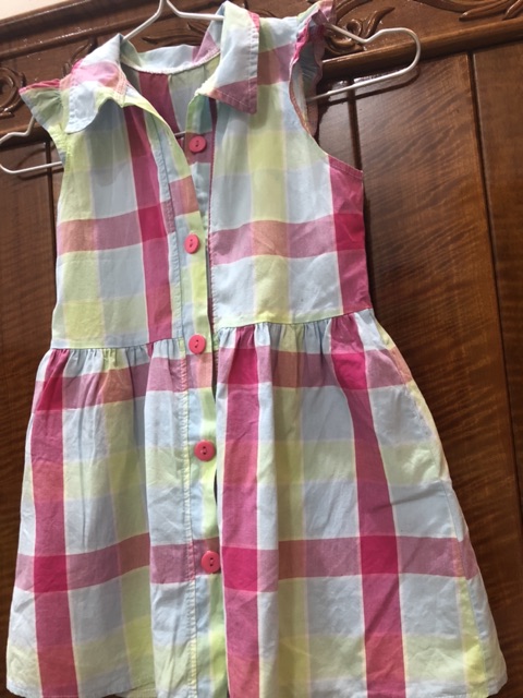 🍉🍉 Pass đầm váy bé gái còn nguyên như mới.