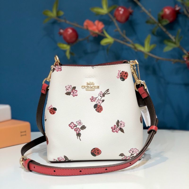 Túi coach dáng bucket