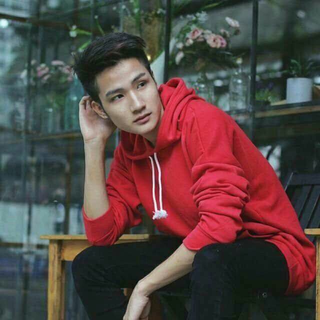 Áo hoodie đỏ