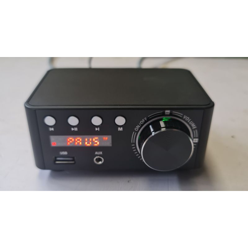 âm ly mini tự động. công xuất ra 2 cổng 50w+50w. tặng kèm dây nguồn 12v