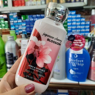 Kem Dưỡng da Japanese Cherry Blossom - Cho làn da mịn màng, thơm mát 236ml
