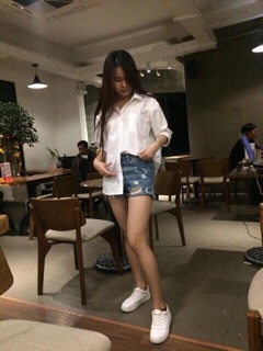Áo sơ mi trắng túi ngực