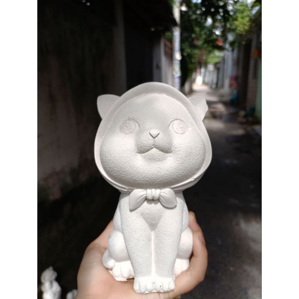 Tượng tô màu mèo choàng khăn
