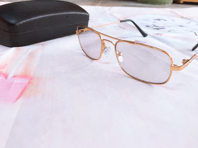 (Ảnh tự chụp) Kính Đổi Màu Mắt Chống tia UV Gọng Titan dẻo ko gãy | BigBuy360 - bigbuy360.vn