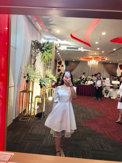 Đầm 2 dây rớt vai dễ thương nhẹ nhàng | BigBuy360 - bigbuy360.vn