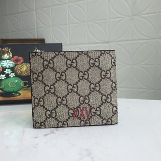 Ví Gucci in Gucci GG Supreme canvas shorts bag