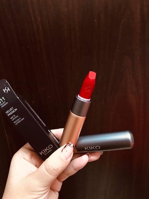 Son môi KIKO VELVET PASSION MATTE LIPSTICK màu 311 đỏ nhung