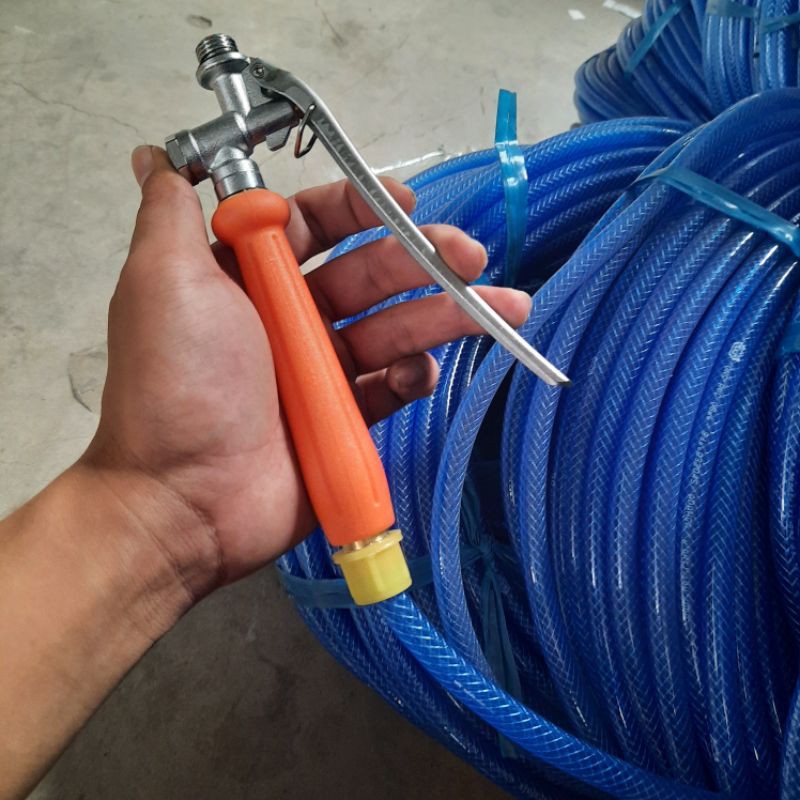 khóa bóp cần phun thuốc