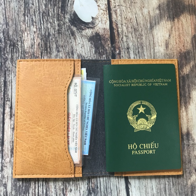 Passport Cover khắc tên theo yêu cầu