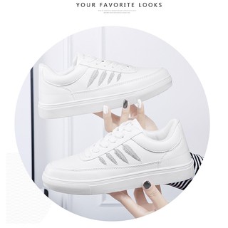 Giày sneaker nữ trắng hình 3 chiếc lá