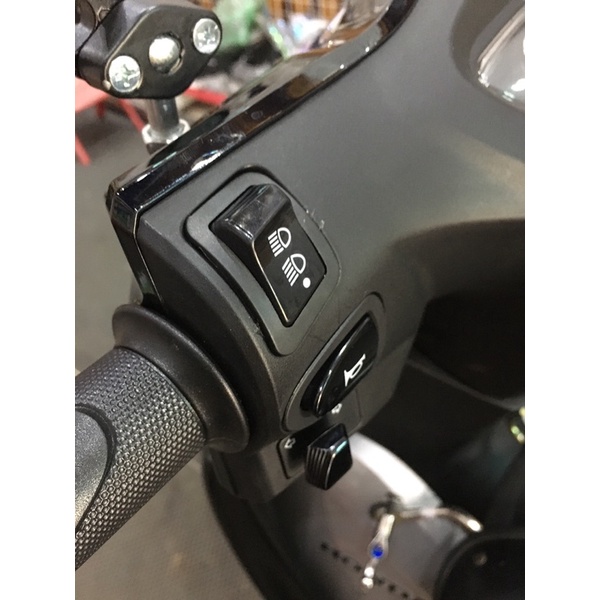 Công tắc tắt đèn cho xe Wave, Blade, Vision