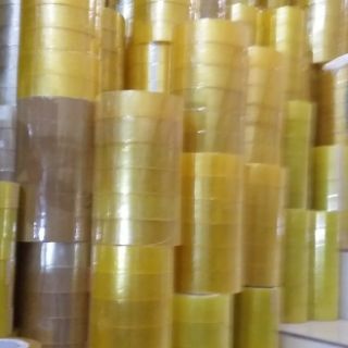 Băng dính cuộn 1kg 2 màu chuyên dụng đục và trong