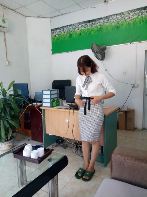 (Có bán rời)Set Sơ mi và chân váy body kẻ kèm nơ CVCC19 | BigBuy360 - bigbuy360.vn