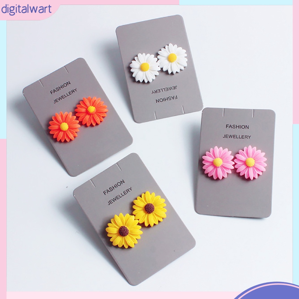 Đôi bông tai hình hoa cúc xinh xắn thời trang cho nữ