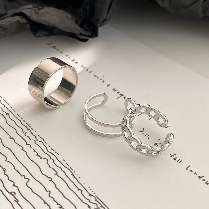 Nhẫn đeo tay thiết kế đơn giản cho nữ