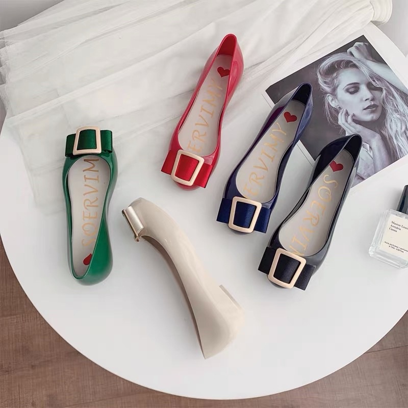 Giày búp bê khoá vuông nhựa dẻo mềm thơm Soervimy - Chọn lùi 1 size