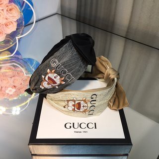 Băng đô nơ đầu mùa xuân năm 2021 của Gucci