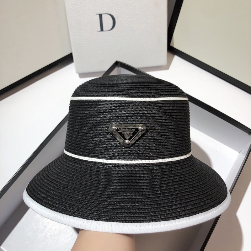 Mũ cói ( nón cói) đen trắng basic gắn tag kim loại sang trọng