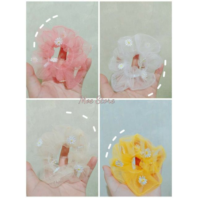 Cột tóc scrunchies hoa cúc 4 sắc thái