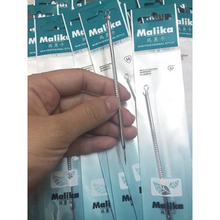 Que nặn mụn trứng cá Malika
