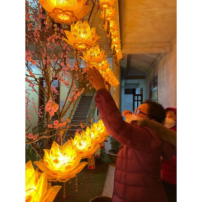 Đèn hoa sen treo trang trí đền/điện/chùa siêu bền, chống chịu thời tiết