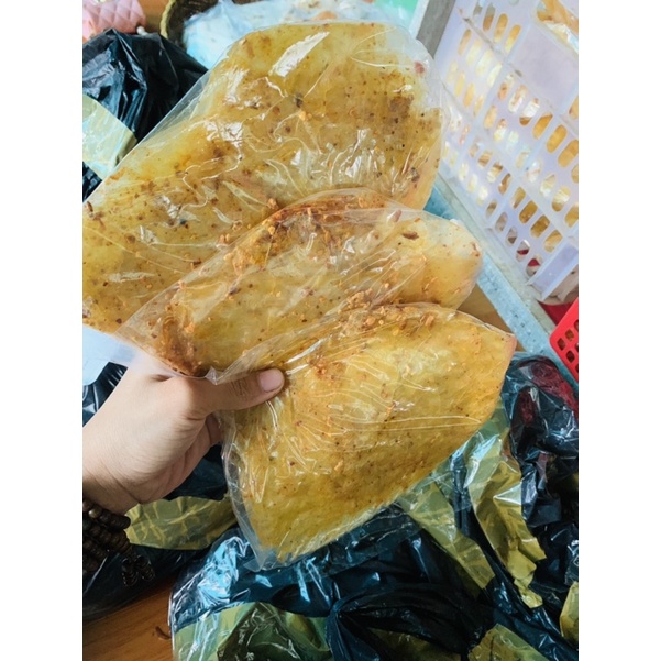 Bánh tráng muối tỏi bonbon