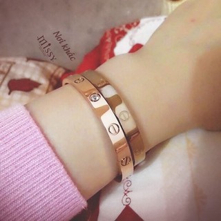 Vòng tay LOVE không đính đá