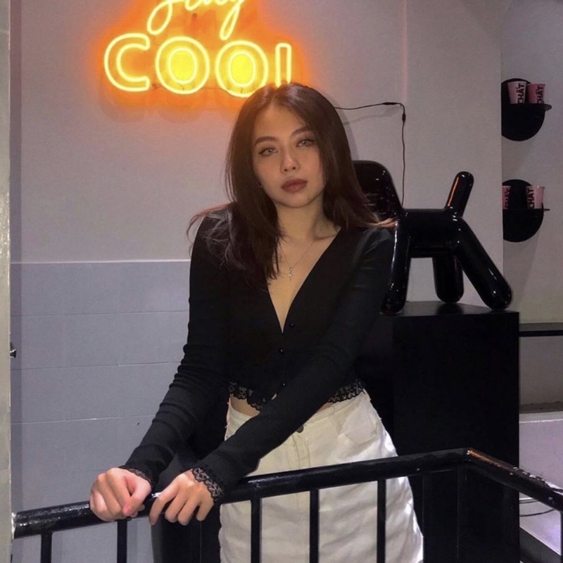 Áo croptop ren tay dài phối nút dáng ôm nữ Phiong sg