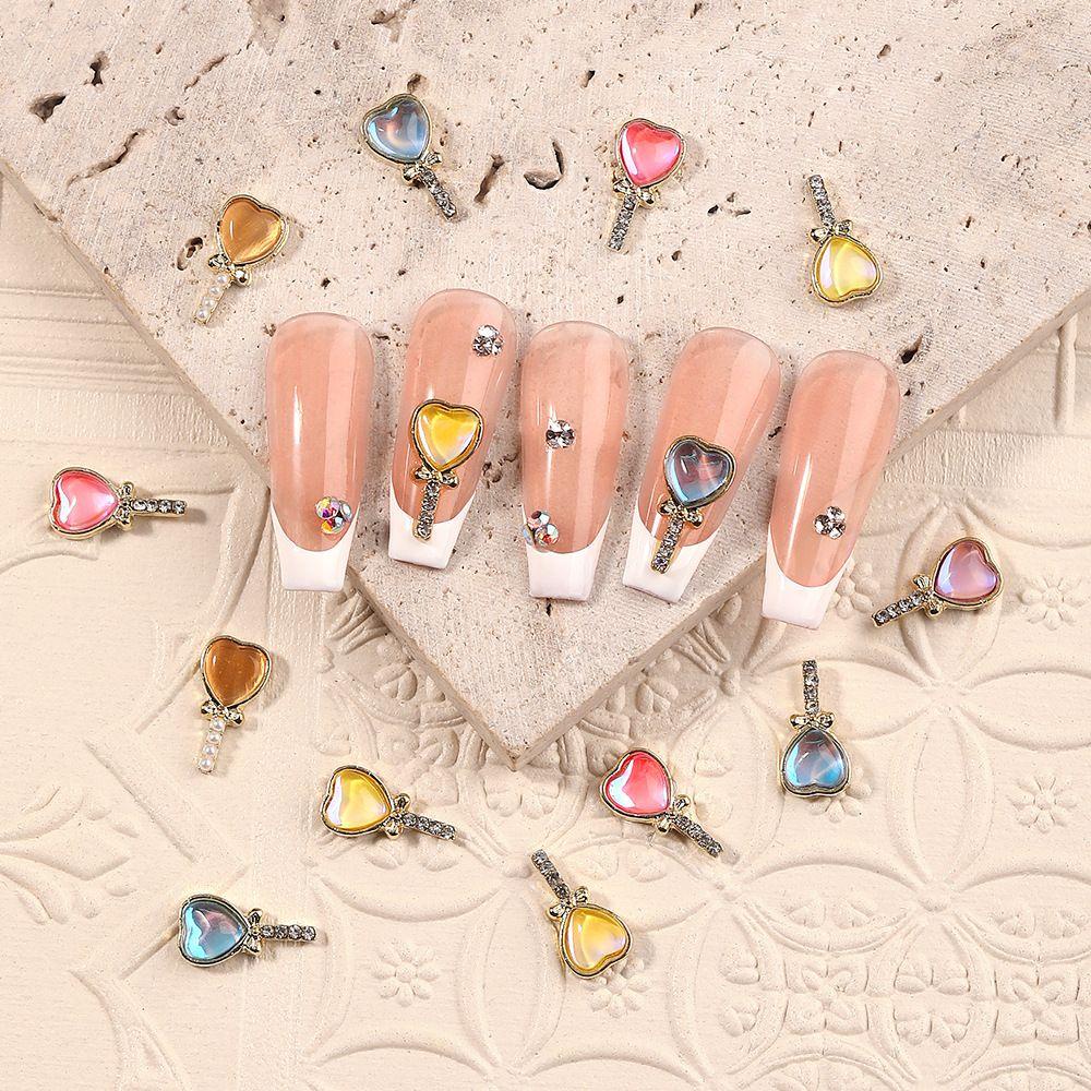 Phụ Kiện Trang Trí Móng Tay Hình Trái Tim 3D Lấp Lánh